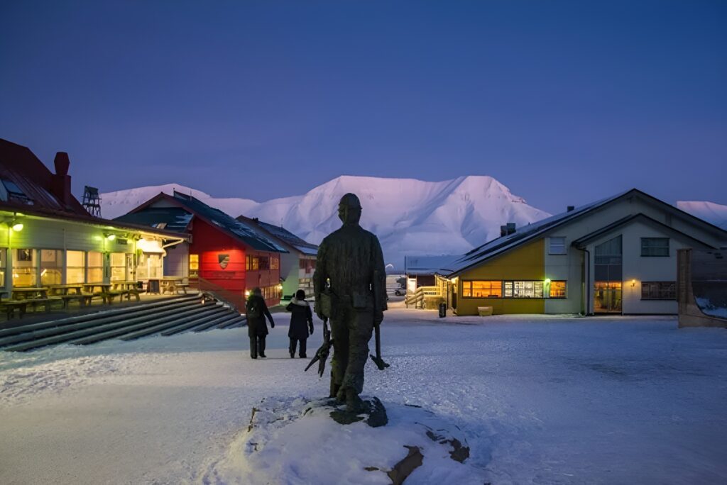 Longyearbyen at night