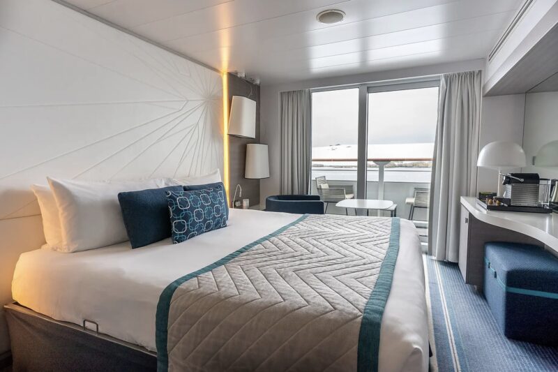 Prestige Stateroom Deck 4 Le Lyrial