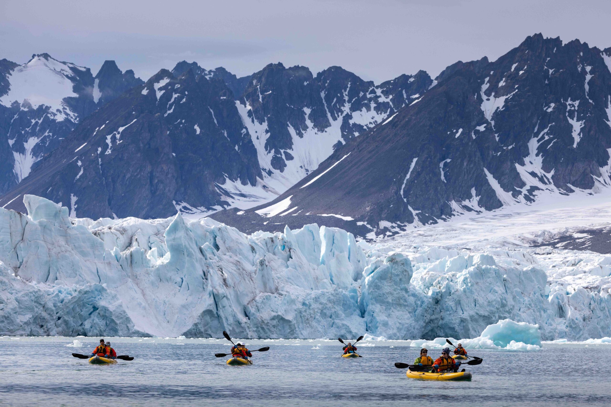 Svalbard-kayaks-Quark zodiacs in svalbard