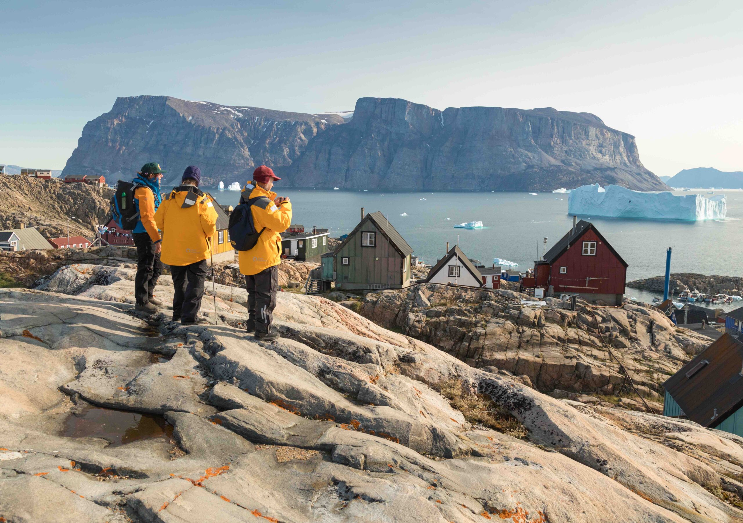 Ummannaq-WestGreenland-guests-Quark West Greenland people enjoying the view